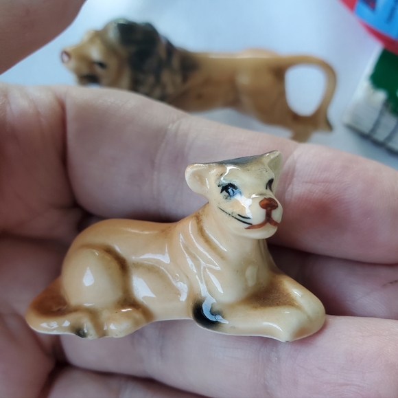 Lion lioness cub miniature - Picture 5 of 12